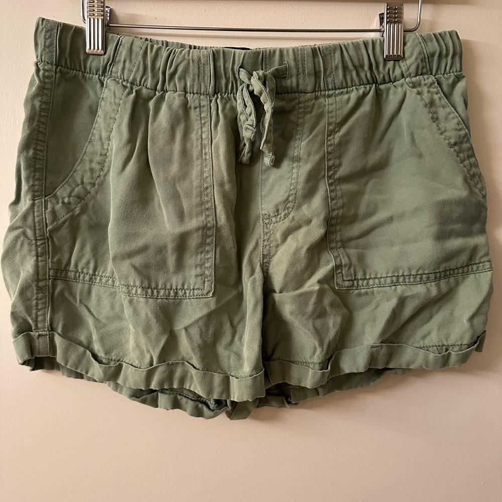 GAP Sage Green Women's Linen Shorts